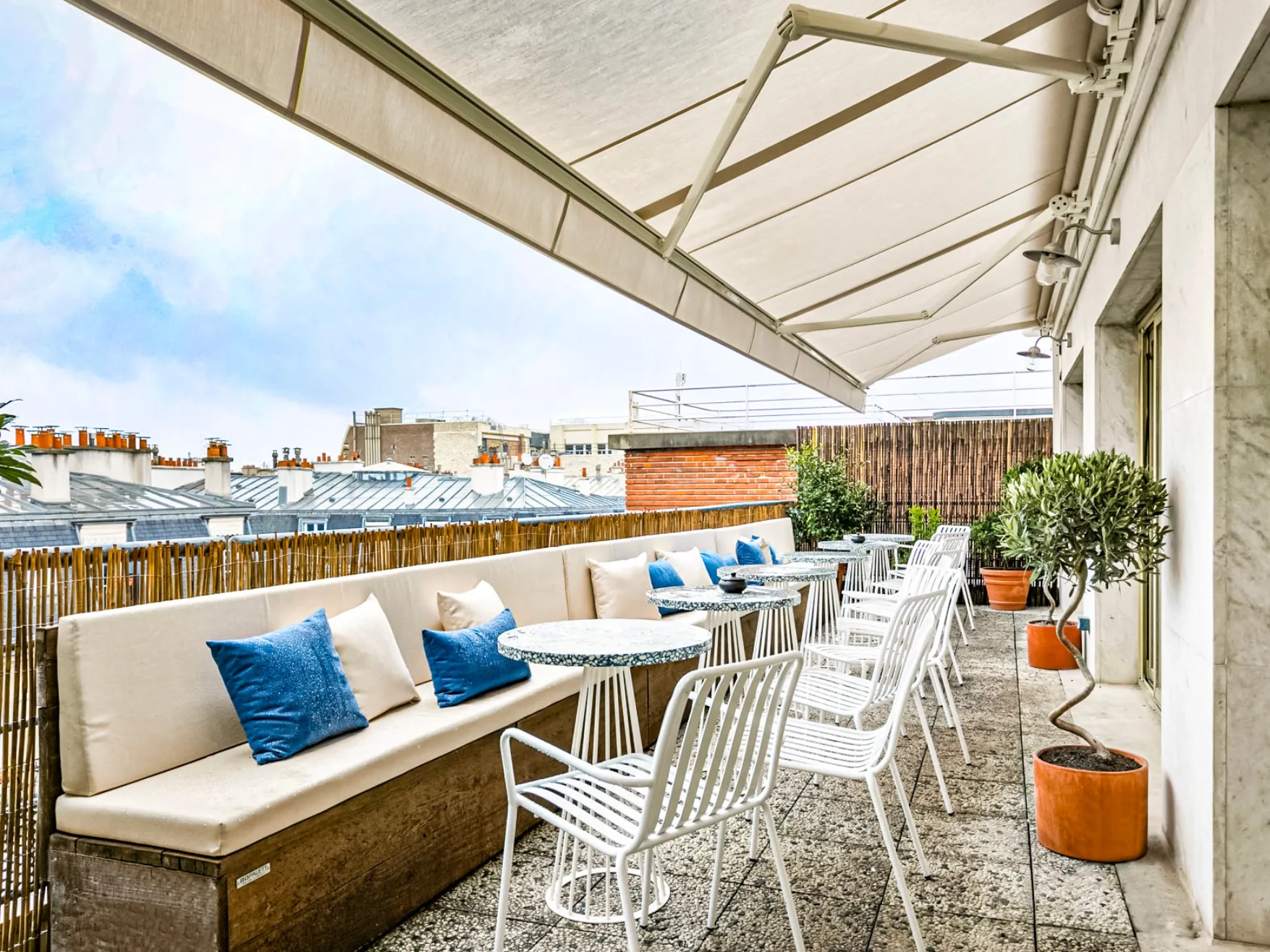 Rooftop à Paris avec vue panoramique pour soirée d’entreprise chez Keeze.