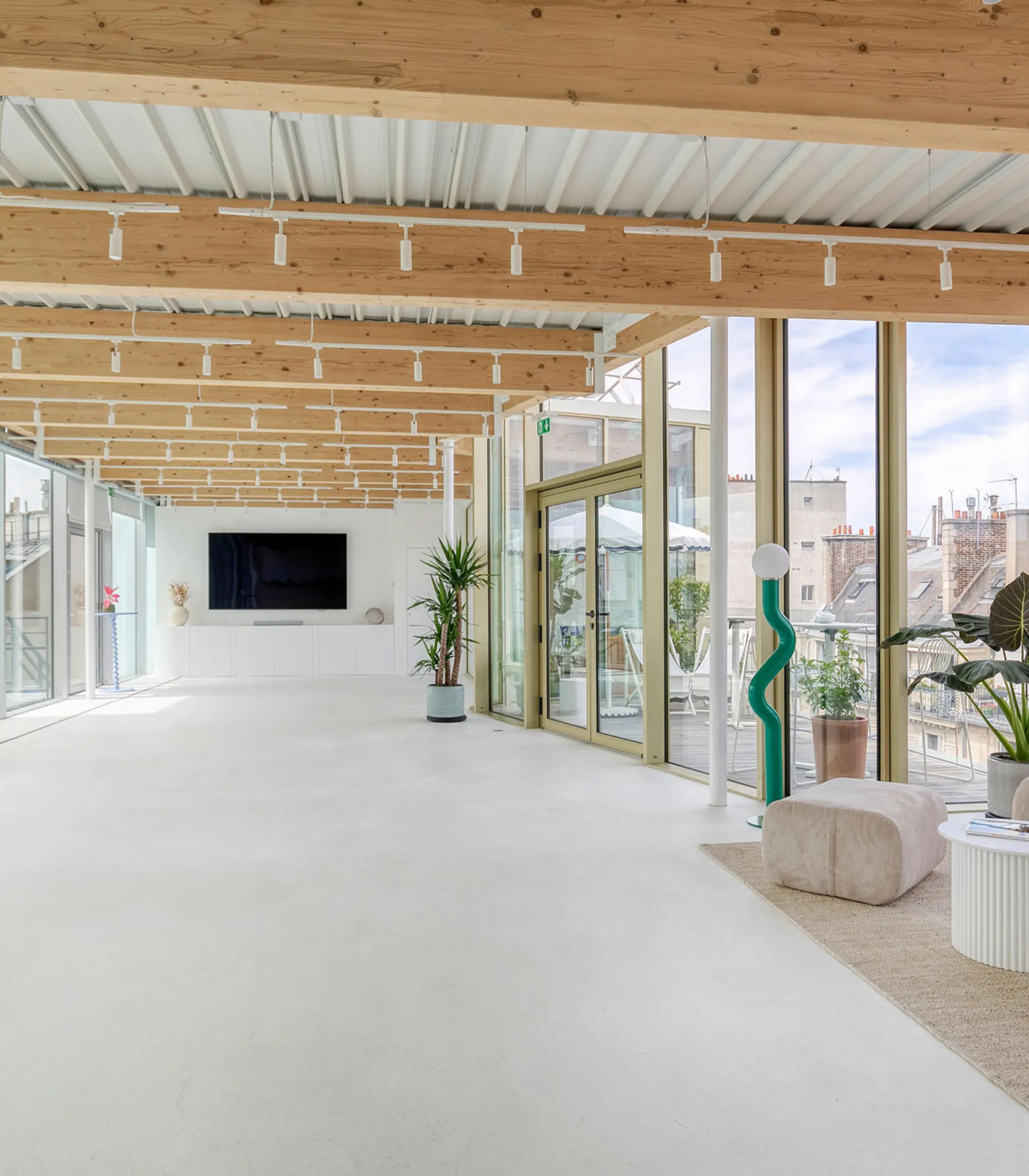 Showroom à Paris dans l’espace Keeze Liège, parfait pour lancements de produits, expositions et événements d’entreprise premium.