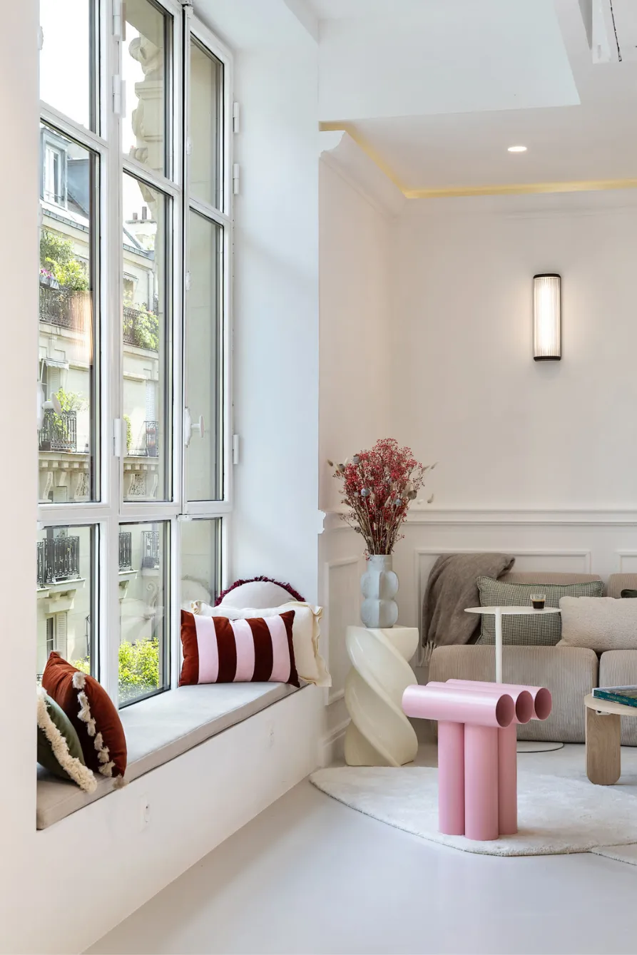 Décoration moderne dans un espace Keeze à Paris, créant une ambiance élégante pour événements d’entreprise et réunions professionnelles.
