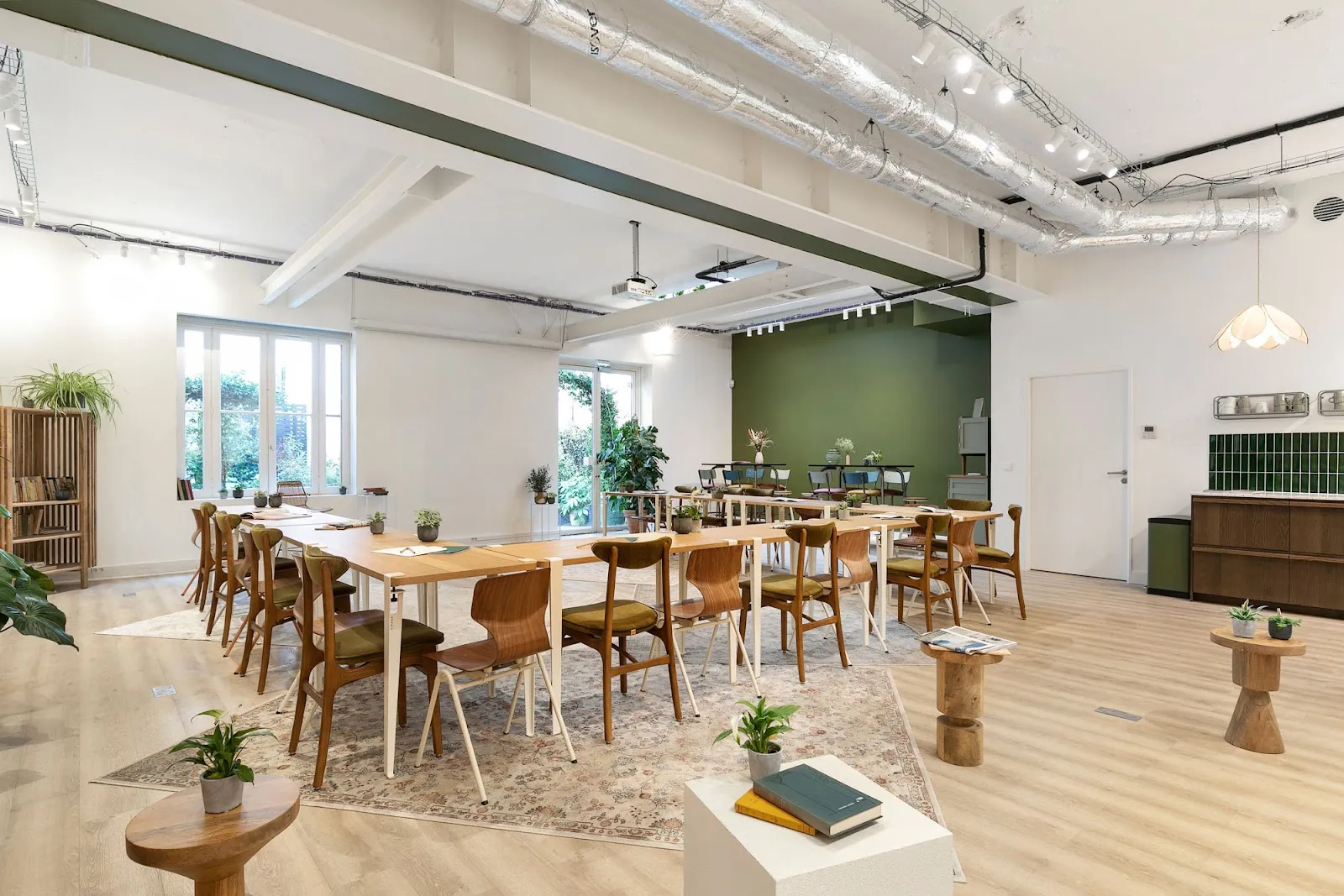 Salle en U chez Keeze La Villa des Champs, idéale pour organiser une formation ou une réunion d’entreprise.