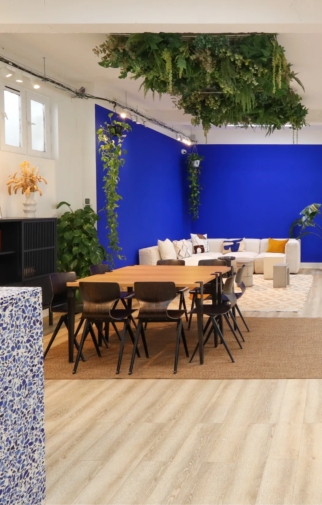 Espaces de travail privatisés d’exception à Paris proposés par Keeze, idéals pour réunions, coworking et événements professionnels.
