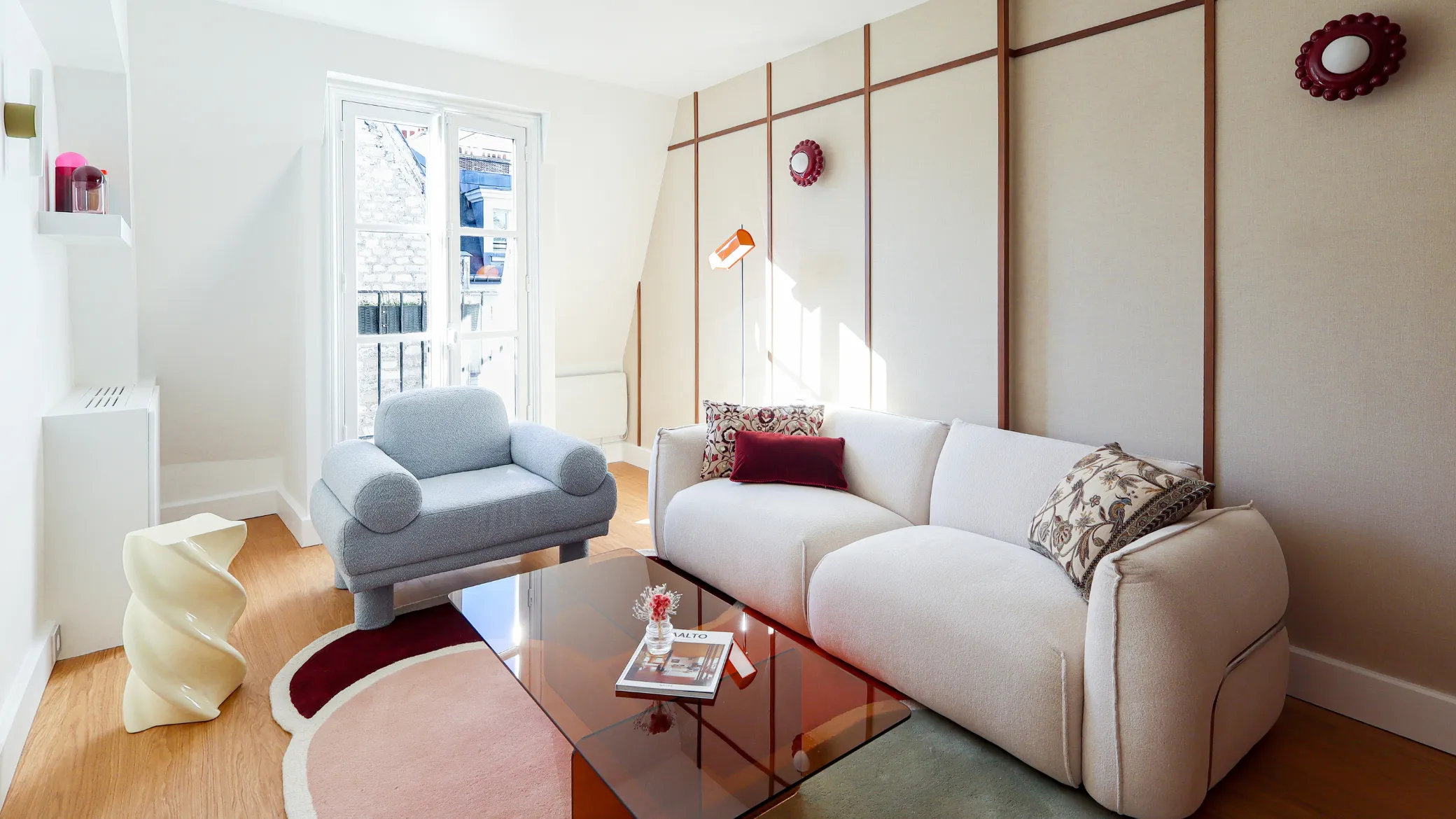 Lounge at Keeze Saint-Lazare in Paris, perfect for informal meetings, convivial breaks and corporate afterworks.