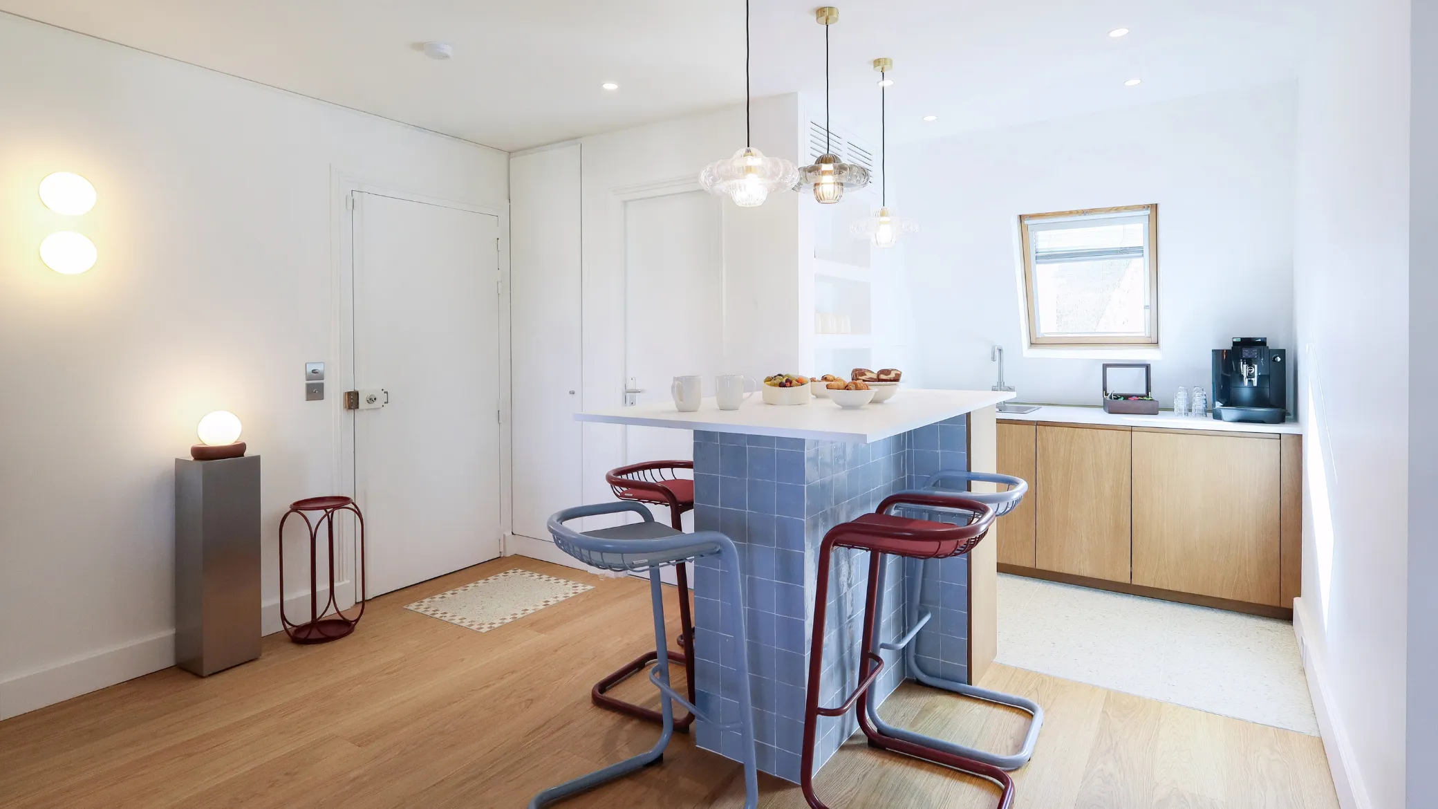 Equipped kitchen at Keeze Saint-Lazare in Paris, ideal for gourmet breaks, catering services and corporate culinary workshops.