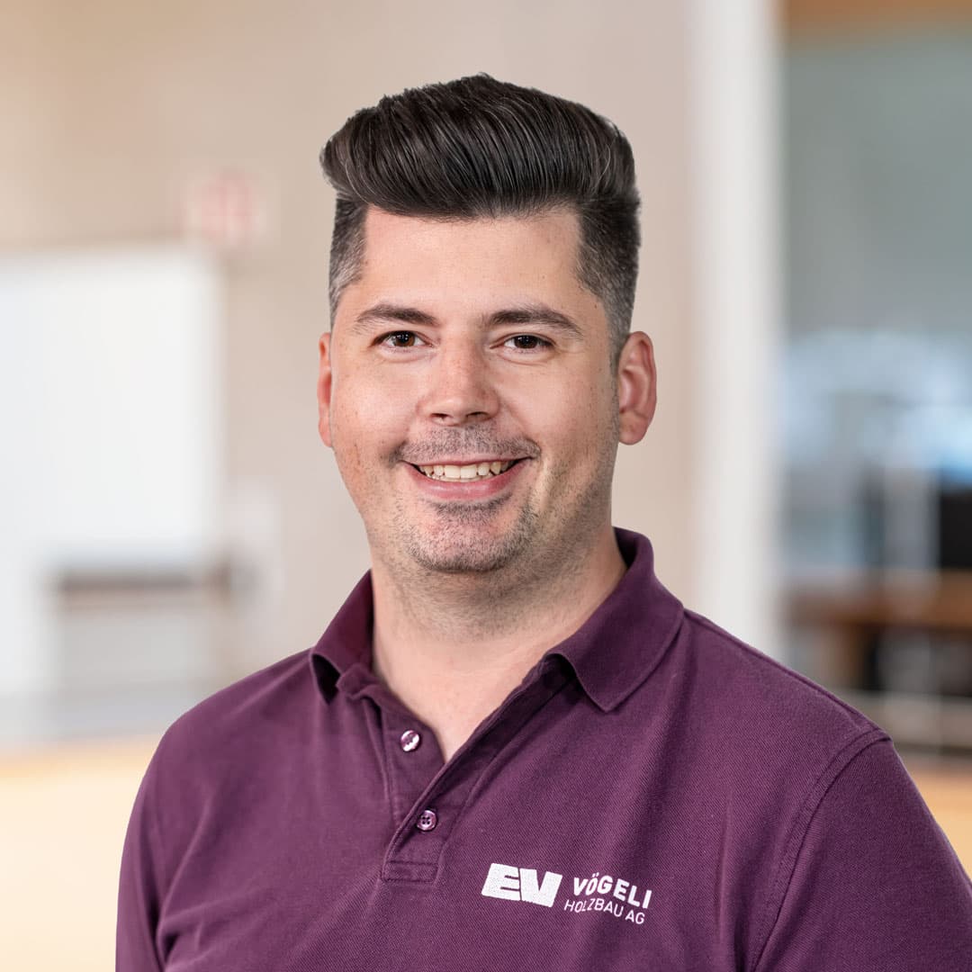 Michael Schmid ist Stv. Geschäftsführer Vögeli Holzbau AG Mellingen   bei der Vögeli Holzbau AG