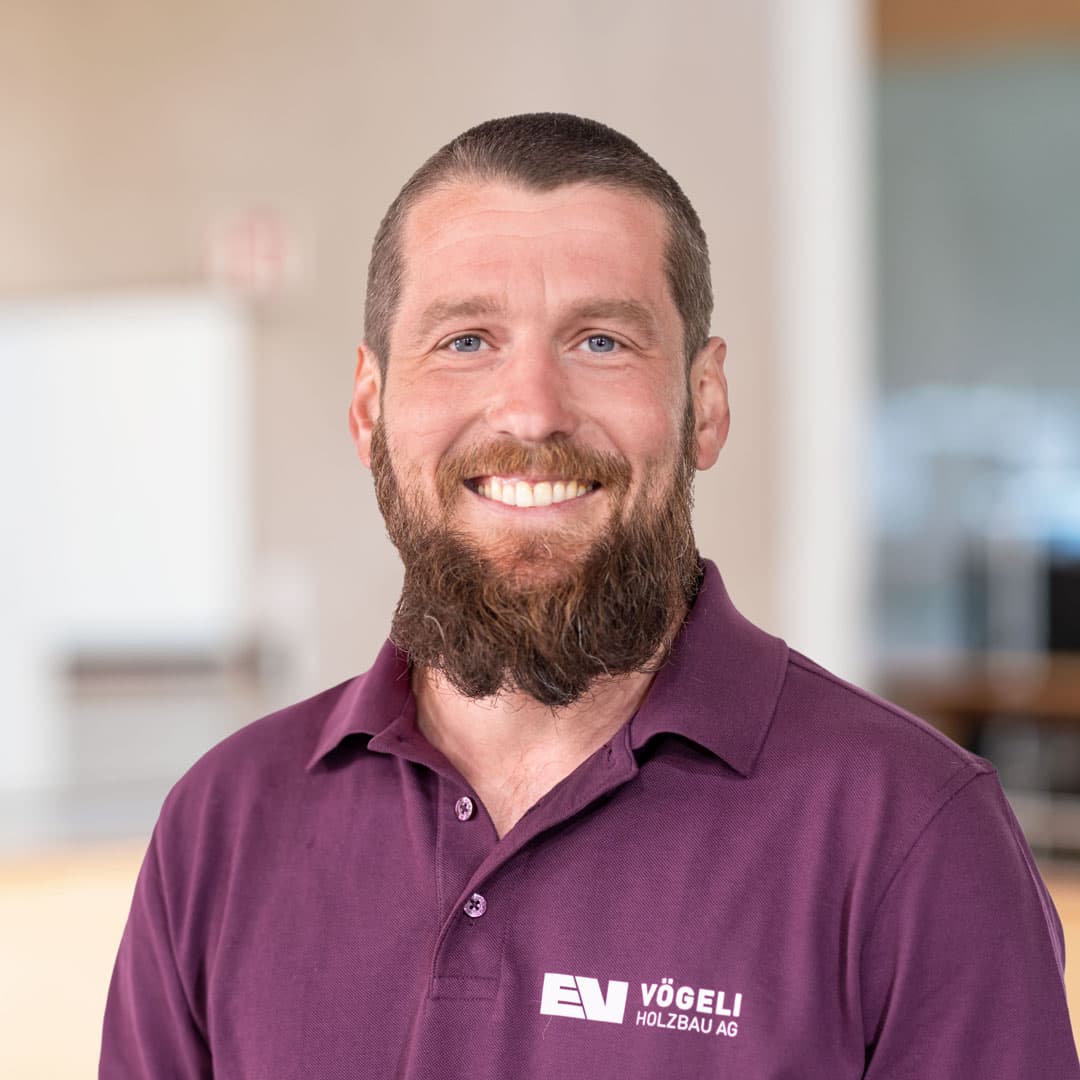 Mirko Hagemann ist Zimmermann   bei der Vögeli Holzbau AG