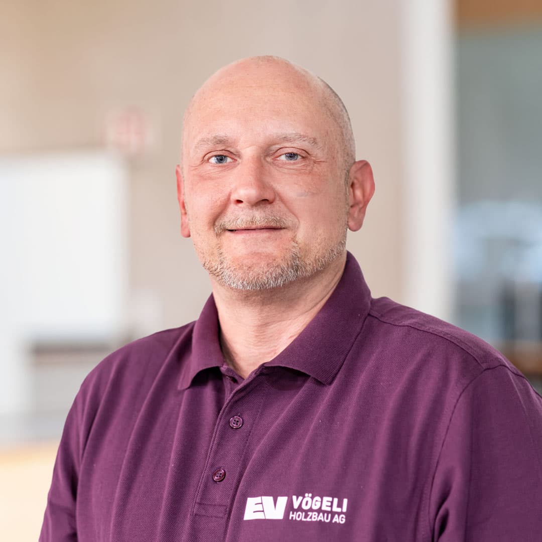 Peter Rosendahl ist Zimmermann   bei der Vögeli Holzbau AG