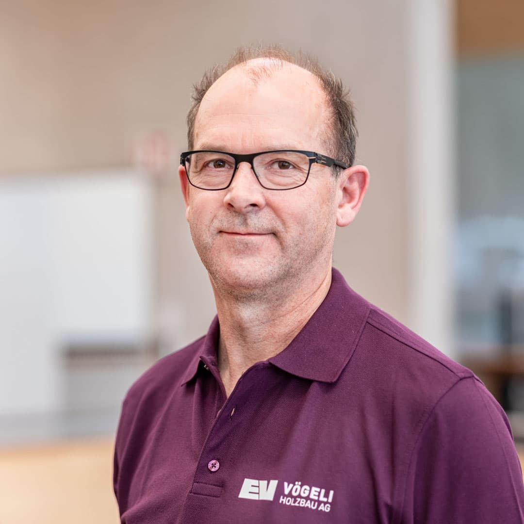 Andreas Schwarz ist Vorarbeiter Holzbau   bei der Vögeli Holzbau AG