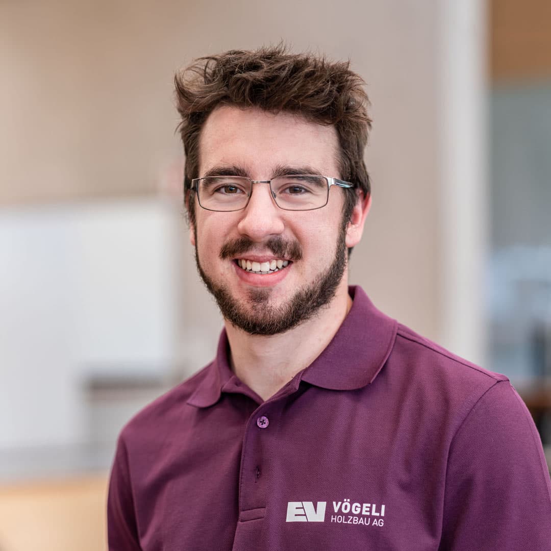 Cédric Senn ist Zimmermann i.A.   bei der Vögeli Holzbau AG