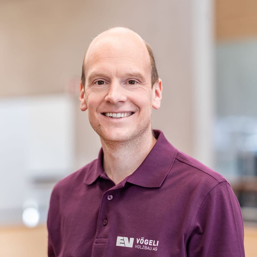 Jonas Marbot ist Leiter Spenglerei Eidg. dipl. Spenglermeister  bei der Vögeli Holzbau AG