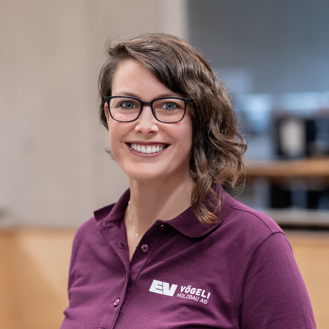 Franziska Kurmann ist Sachbearbeiterin Administration   bei der Vögeli Holzbau AG