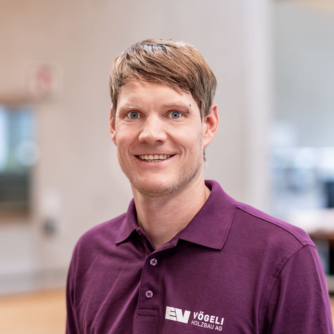 Kevin Mülli ist Projektleiter Vögeli Service - Service vom Fachmann   bei der Vögeli Holzbau AG
