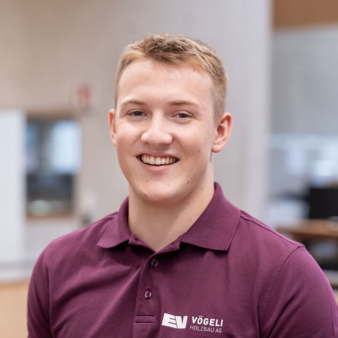 Lino Wieduwilt ist Zimmermann   bei der Vögeli Holzbau AG