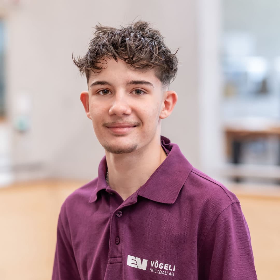 Leon Osmanaj ist    bei der Vögeli Holzbau AG