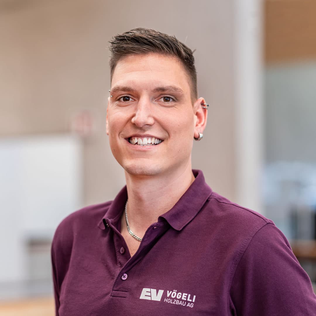 Joël Zumsteg ist Stv. Geschäftsführer Leiter Zimmerei & Service  bei der Vögeli Holzbau AG