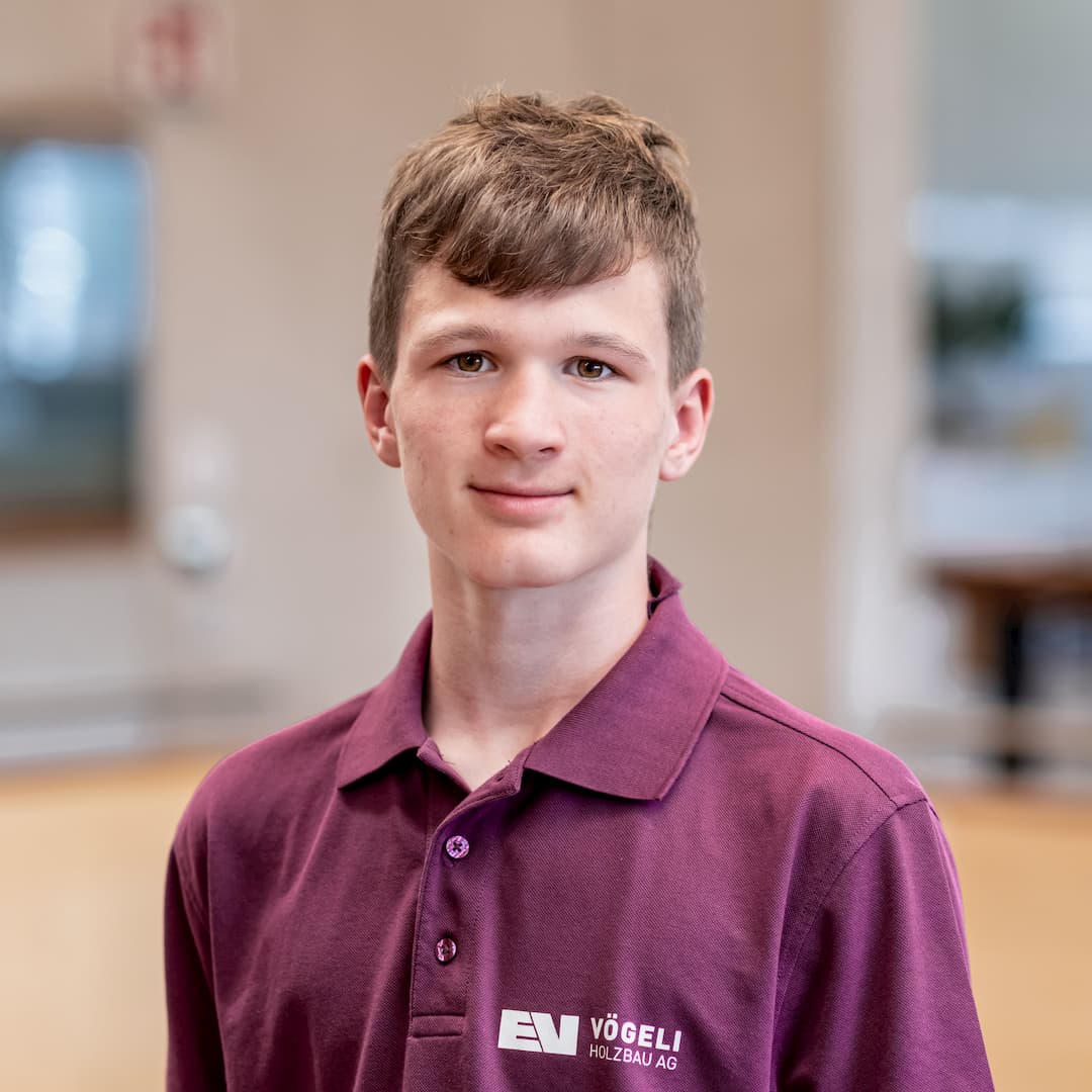 Niels Suter ist    bei der Vögeli Holzbau AG
