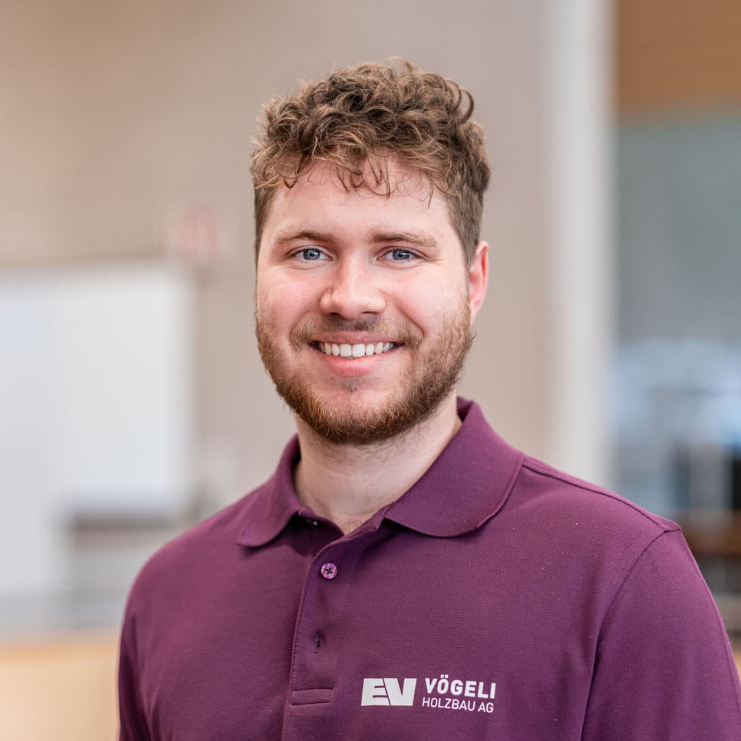 Manuel Bredanger ist Zimmermann i.A.   bei der Vögeli Holzbau AG