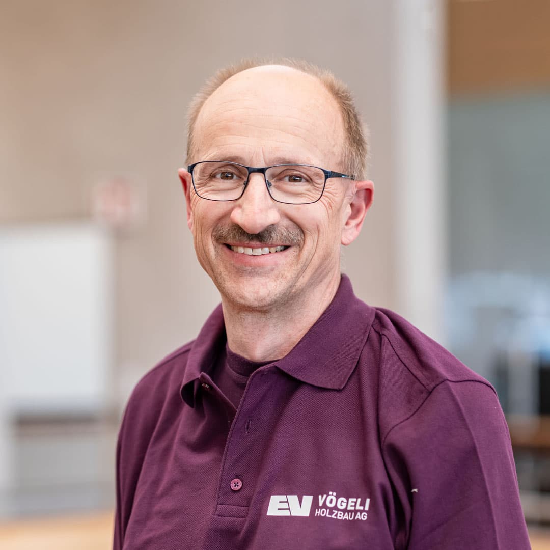 Urban Hirt ist Zimmermann   bei der Vögeli Holzbau AG