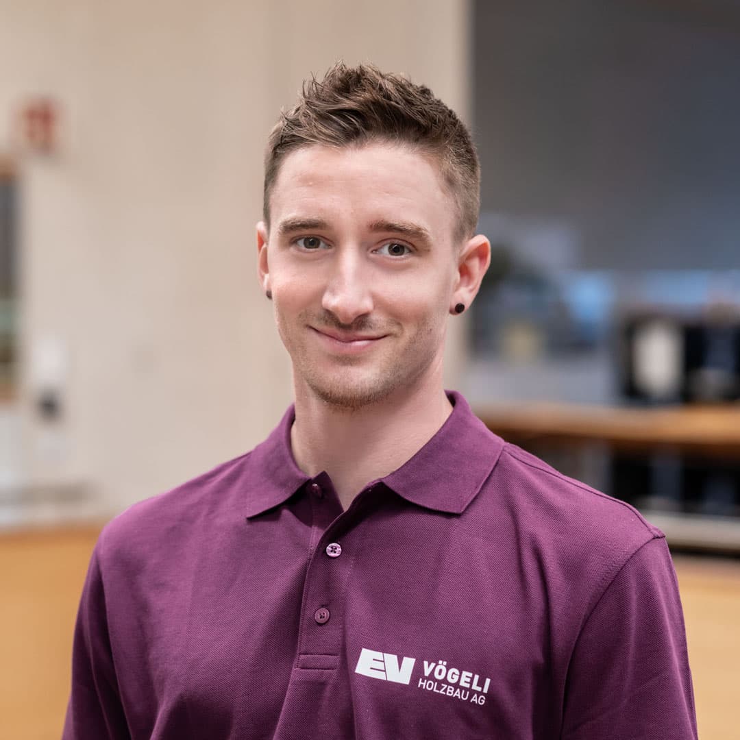 Roman Vögeli ist    bei der Vögeli Holzbau AG