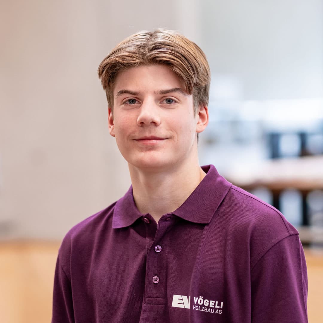 Robin Wanner ist    bei der Vögeli Holzbau AG