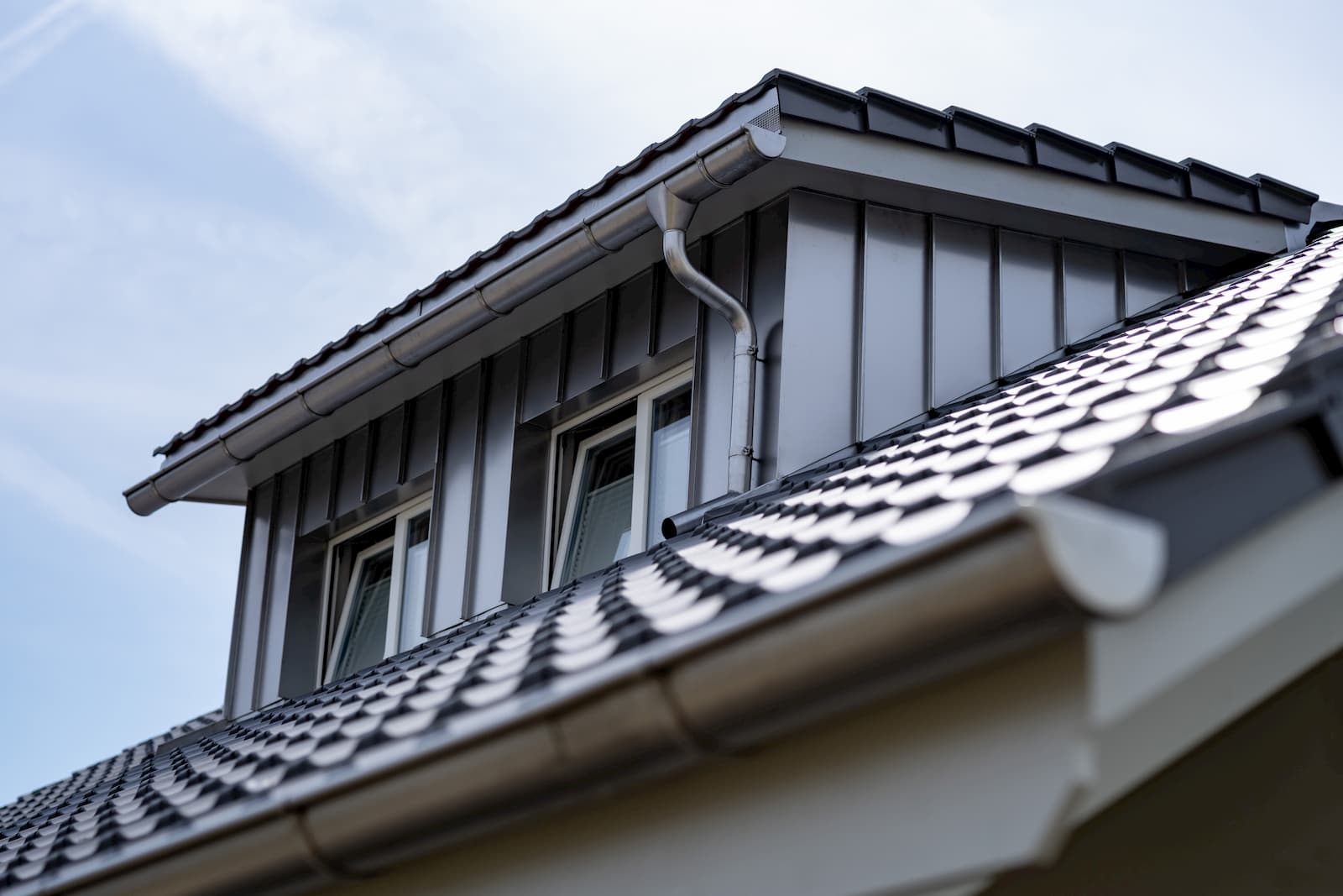 fassade, dach, sanierung, spengler, türe, lukarne, ziegel, holzbau, abfluss, Vögeli Holzbau AG