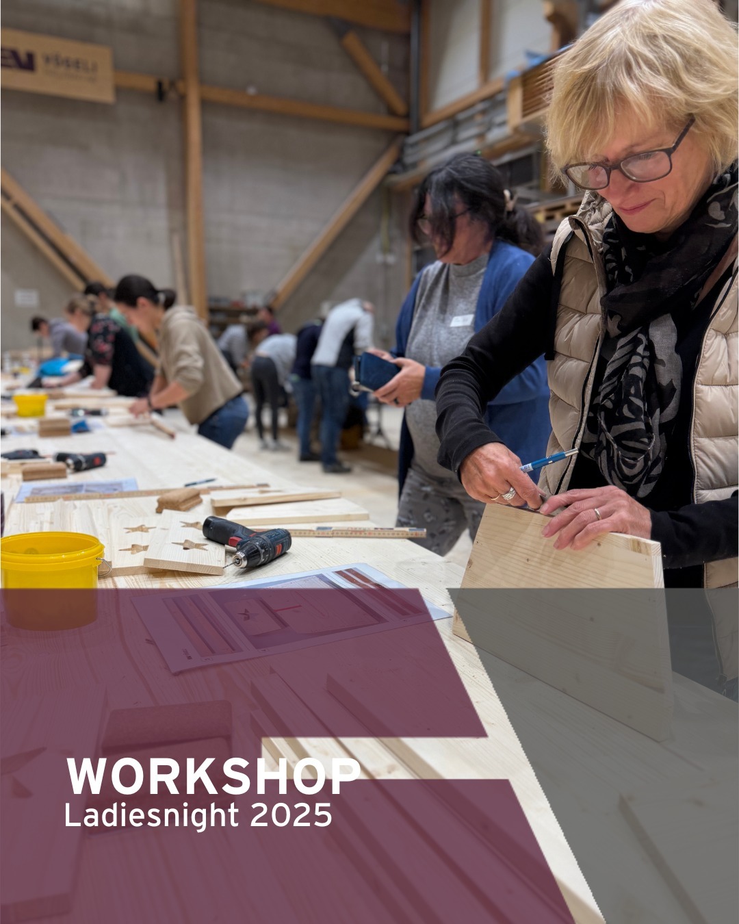𝗟𝗔𝗗𝗜𝗘𝗦𝗡𝗜𝗚𝗛𝗧 𝟮𝟬𝟮𝟱

Was für ein geniales Erlebnis! 🥂💃

Am vergangenen Donnerstag und Freitag haben wir gemeinsam mit über 80 grossartigen Teilnehmerinnen zwei kreative und  tolle Workshops in Kleindöttingen verbracht! 👩‍🔧🎉

Los ging’s mit einem feinen Cupli 🥂 und einer Begrüssung von Georg und Peter 👋. Danach wurde nicht lange gezögert – es ging direkt ans Werk! 🪛

Mit Begeisterung wurde gezeichnet, gebohrt, geschraubt und zusammengebaut. Entstanden sind dabei jede Menge einzigartige Vögeli-Dekoschlitten.

Ein riesiges Dankeschön an alle Workshopteilnehmerinnen und natürlich auch an unsere vielen fleissigen Helferinnen und Helfer, die diesen Workshop überhaupt möglich gemacht haben. 🙏

#Ladiesnight2025 #KreativWorkshop #DIY #Holzliebe #KreativZeit #vögeligruppe #teamev #Workshop