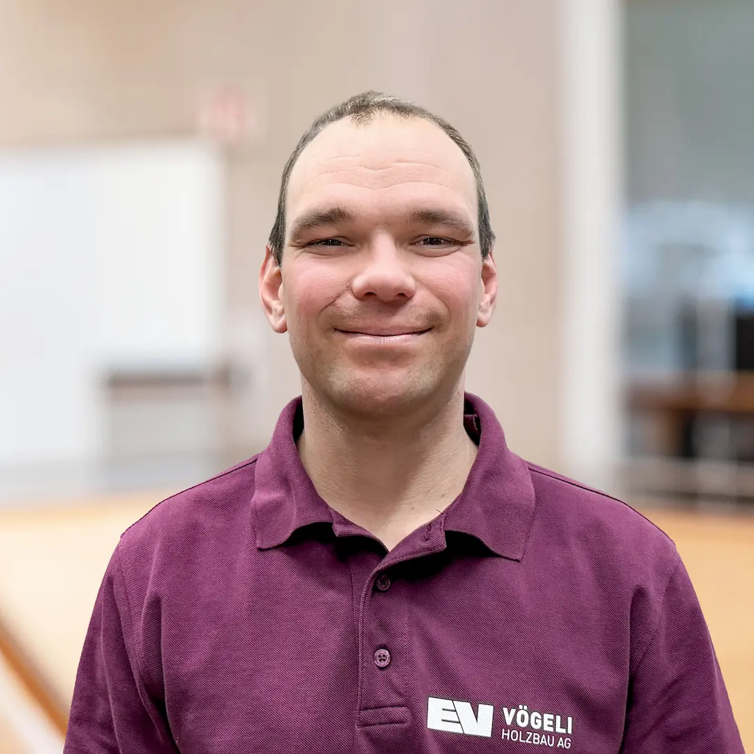 Kevin Schnurrenberger ist Zimmermann   bei der Vögeli Holzbau AG