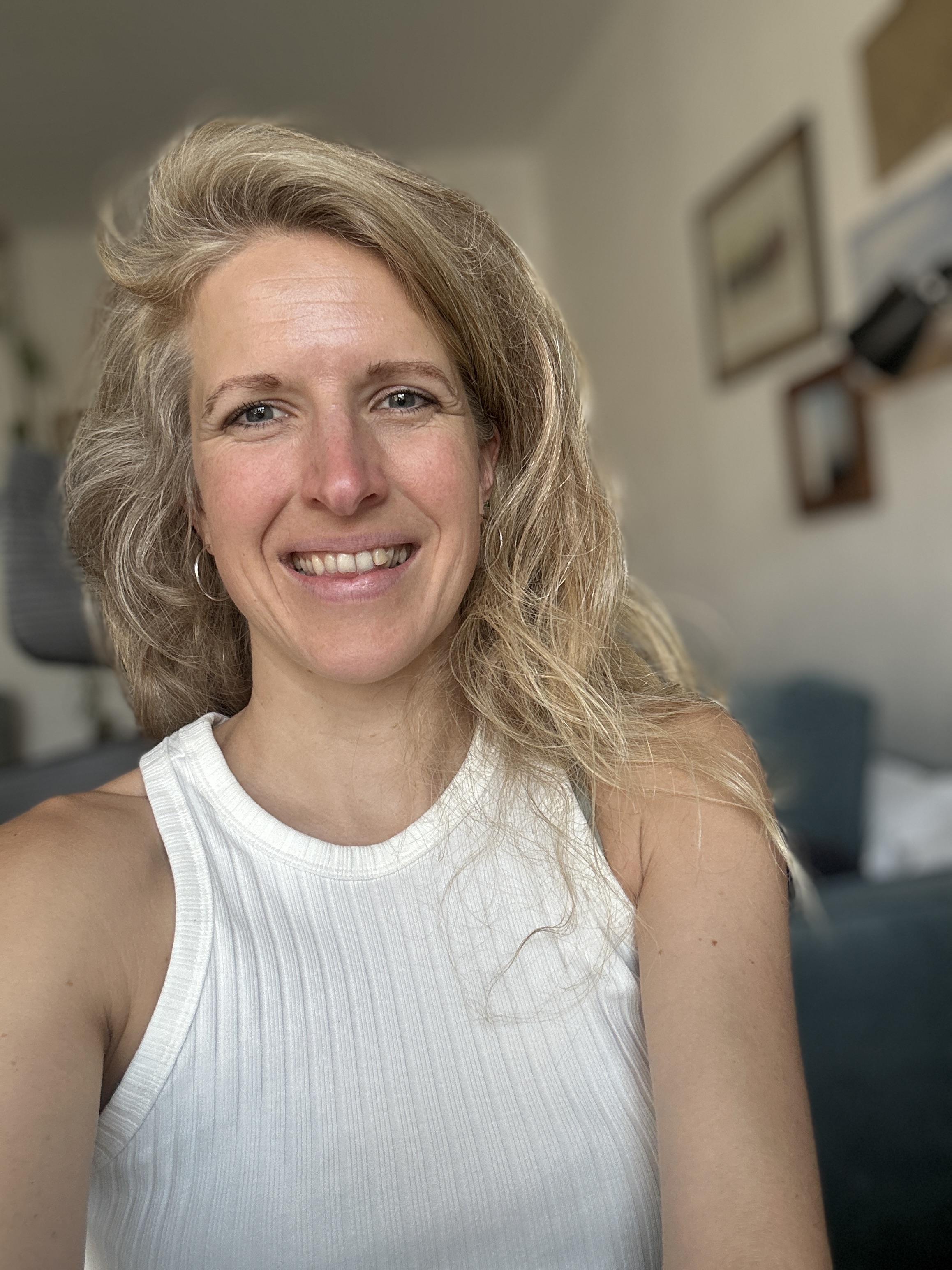 Profile photo of Lena Bludau, yoga instructor based at Nürnberg, Germany teaching Meditation and other styles for beginners.