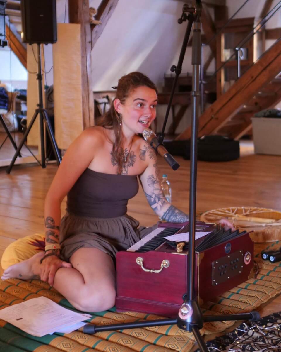 Laura – Mantra Circles, Harmonium, Yin Yoga in Nürnberg