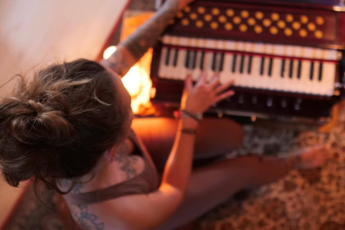 Laura – Mantra Circles, Harmonium, Yin Yoga in Nürnberg