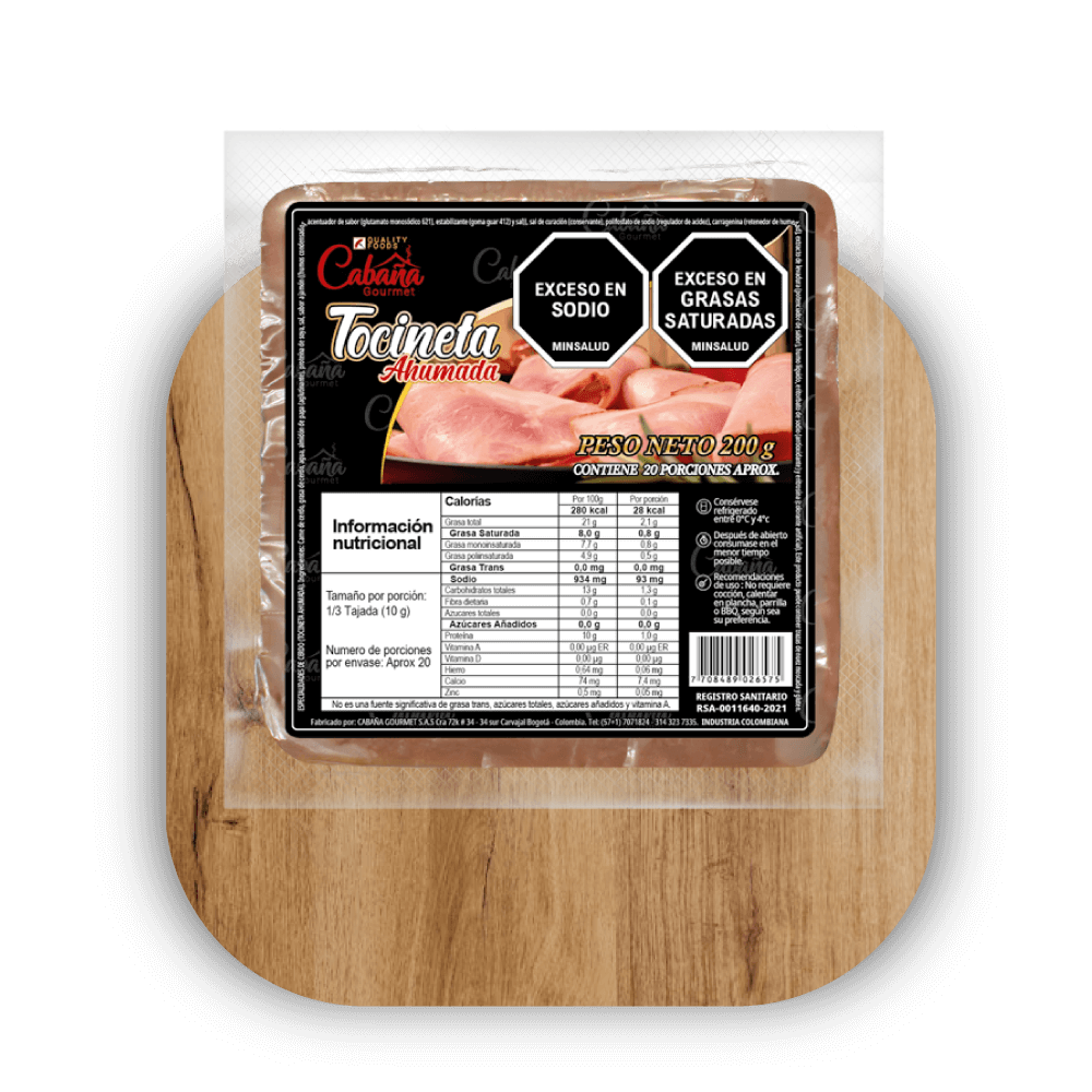 Paquete cuadrado con tocineta cuadrada ahumada de cerdo