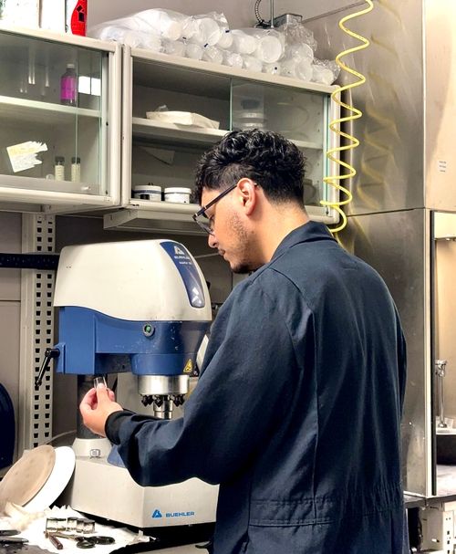 image of a student exploring ai in a lab setting