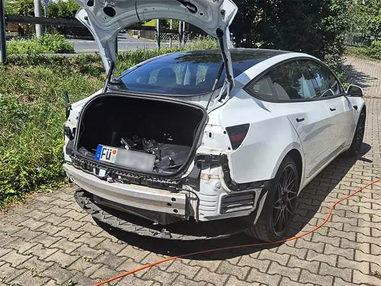 Kfz Gutachter Fürth Tesla Unfallschaden Beispiel