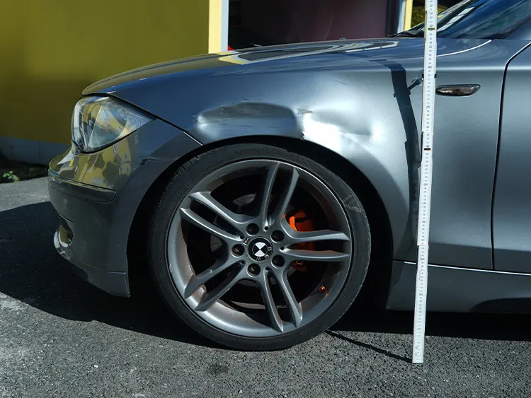 Kfz Gutachter Erlangen BMW Unfallschaden Kotflügel