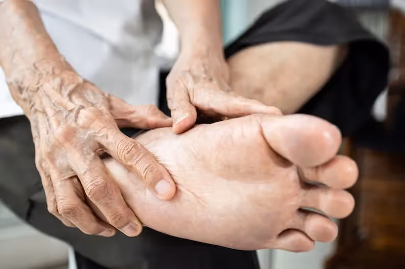 Plantar Fasciitis: Causes, Symptoms, and Relief for Seniors