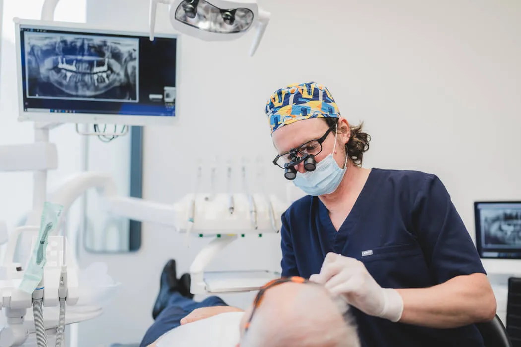 chirurgiczne-usuwanie-zeba-krakow