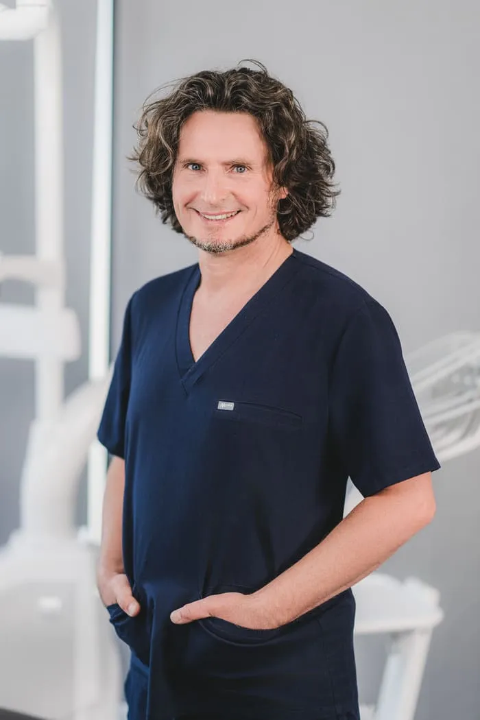 lekarz-stomatolog-jacek-jasiniak