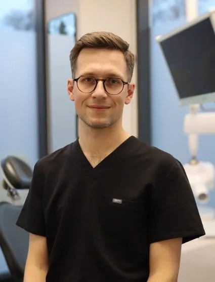 lekarz-stomatolog-grzegorz-nowak