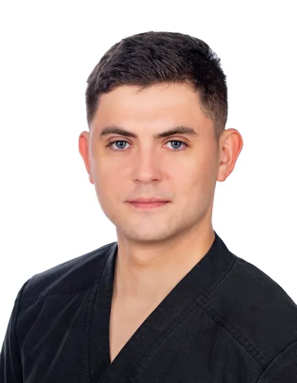 lekarz-stomatolog-nazar-starukh