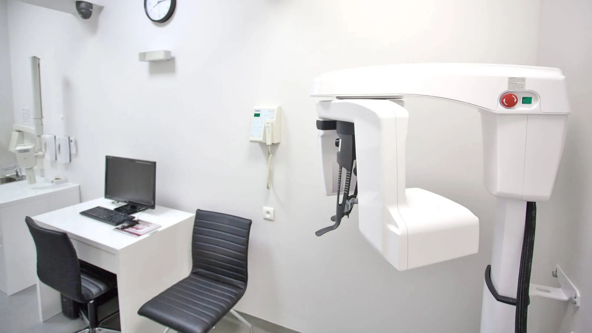 pracownia-rtg-z-pantomografem-i-stanowiskiem-komputerowym-wichlinscy-gorlice
