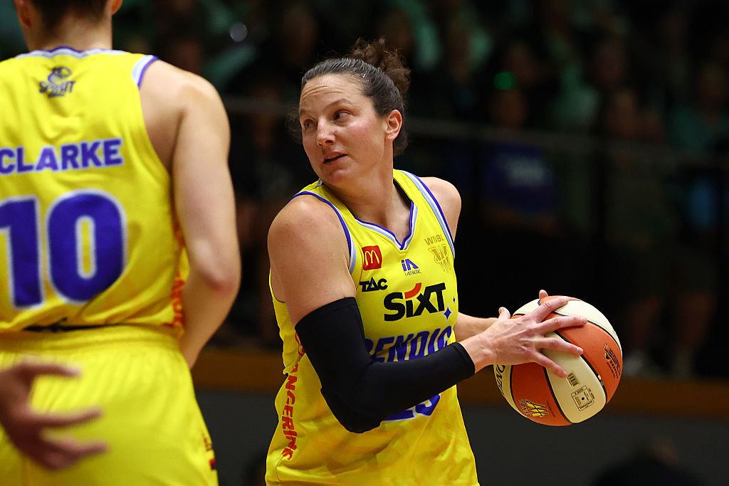 Geelong's venom breaks Bendigo's spirit in WNBL stunner