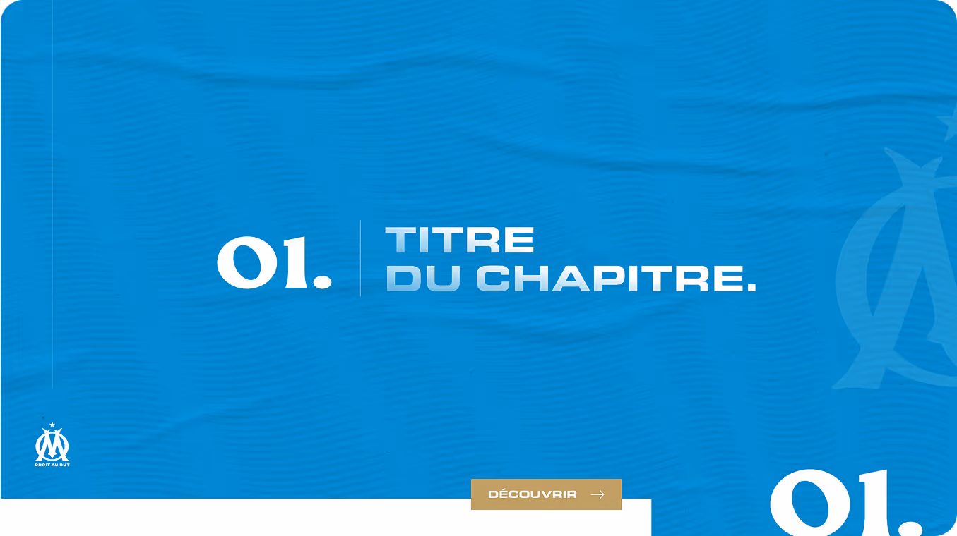 Présentation montrant une slide powerpoint avec une page de titre bleu avec texte blanc "01. TITRE DU CHAPITRE." et logo OM en bas à gauche.