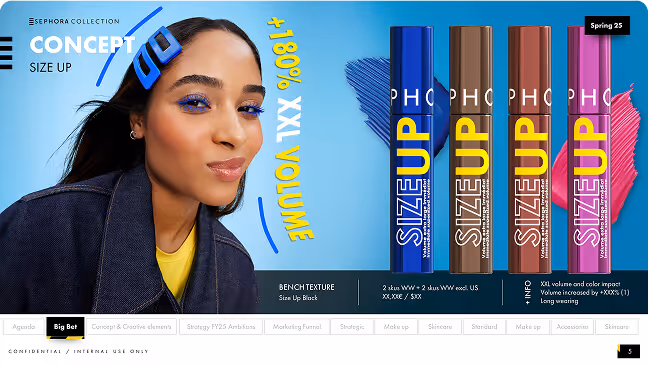 Slide avec un design montrant une femme souriante avec maquillage bleu intense, annoncée par des rouges à lèvres Sephora Collection Size Up en bleu, marron, cuivre et rose, mettant en avant un volume XXL +180%.