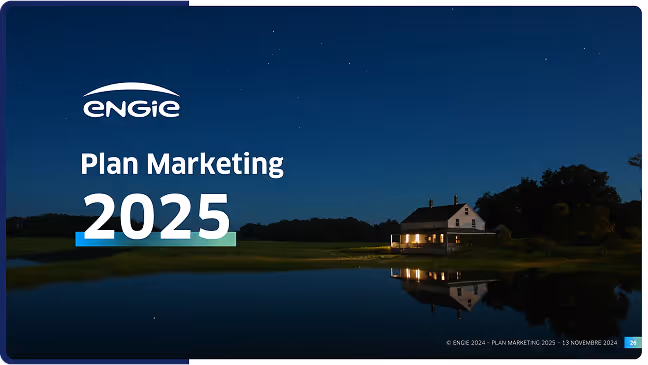Slide avec une maison éclairée au bord d'un lac reflétée dans l'eau sous un ciel étoilé, avec le texte 'Plan Marketing 2025' et le logo ENGIE.