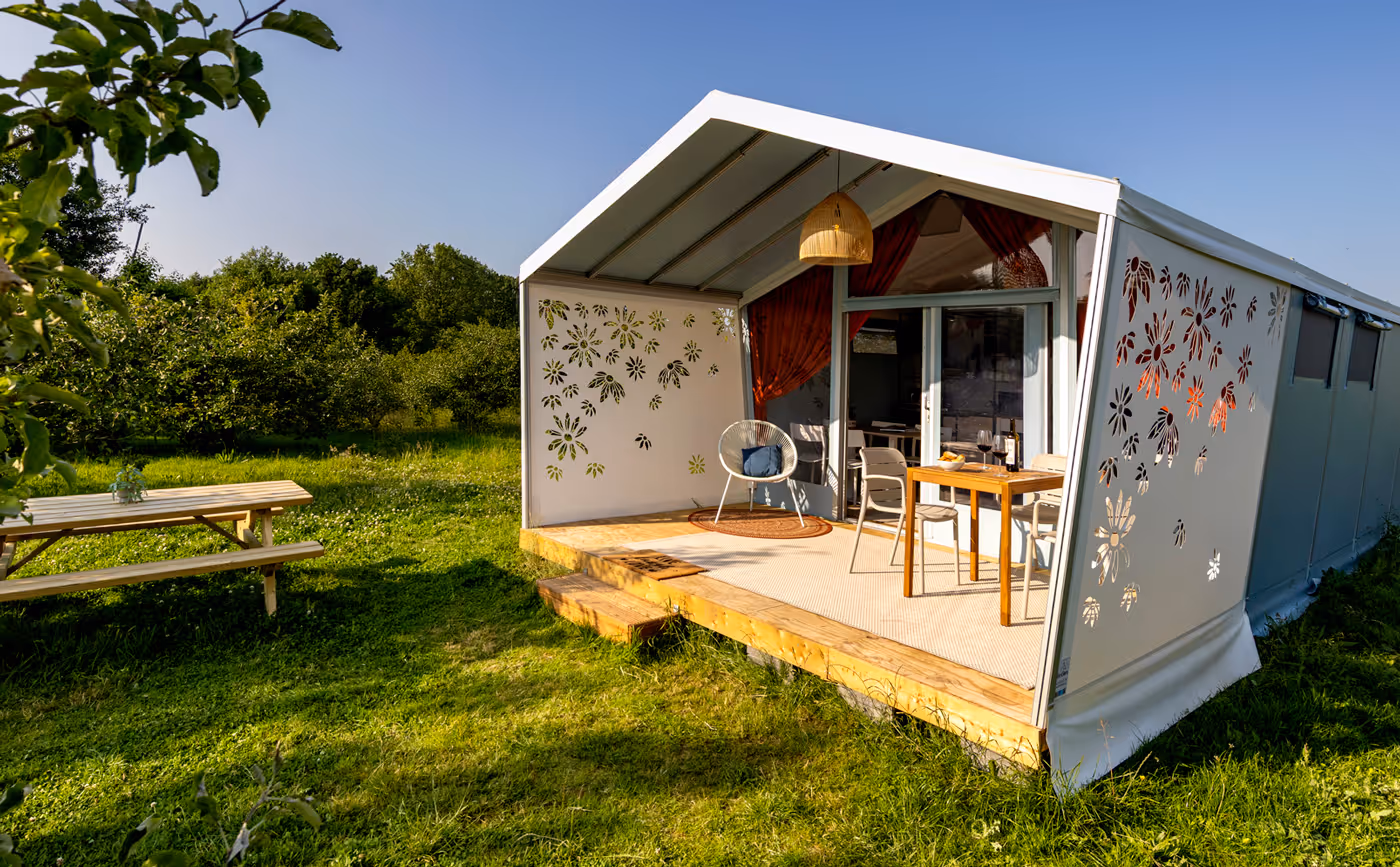 Nordya tent zijaanzicht