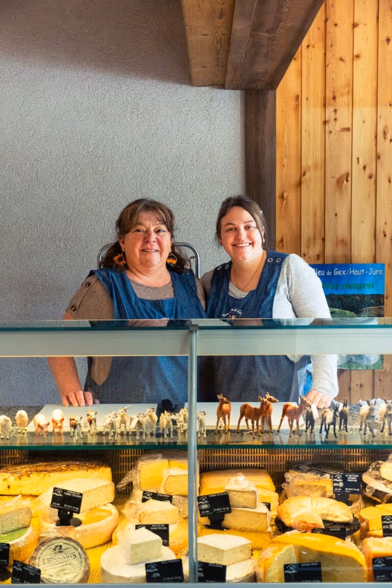 fabrication de fromage dans une fruitière du Jura