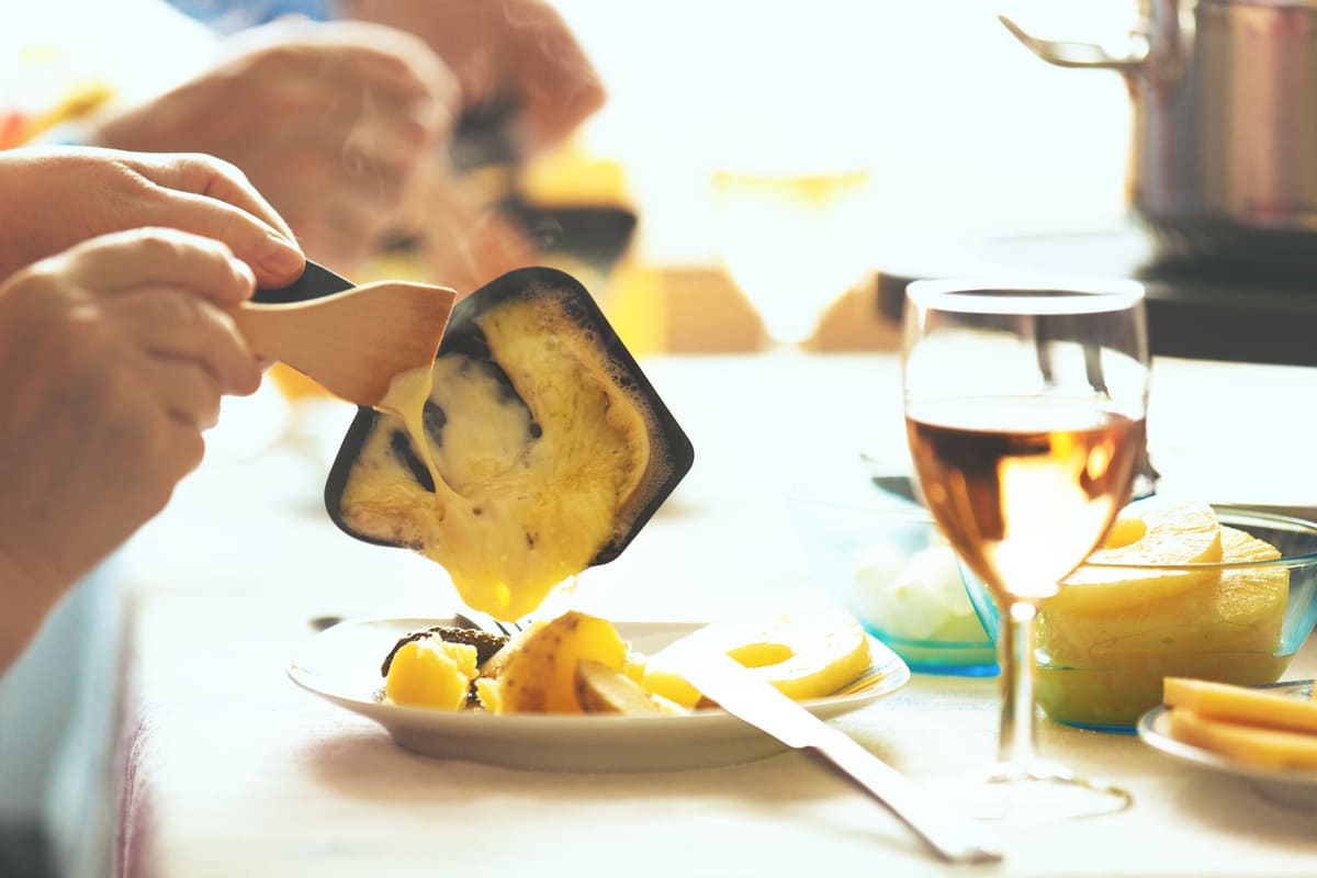raclette conviviale avec pommes de terre