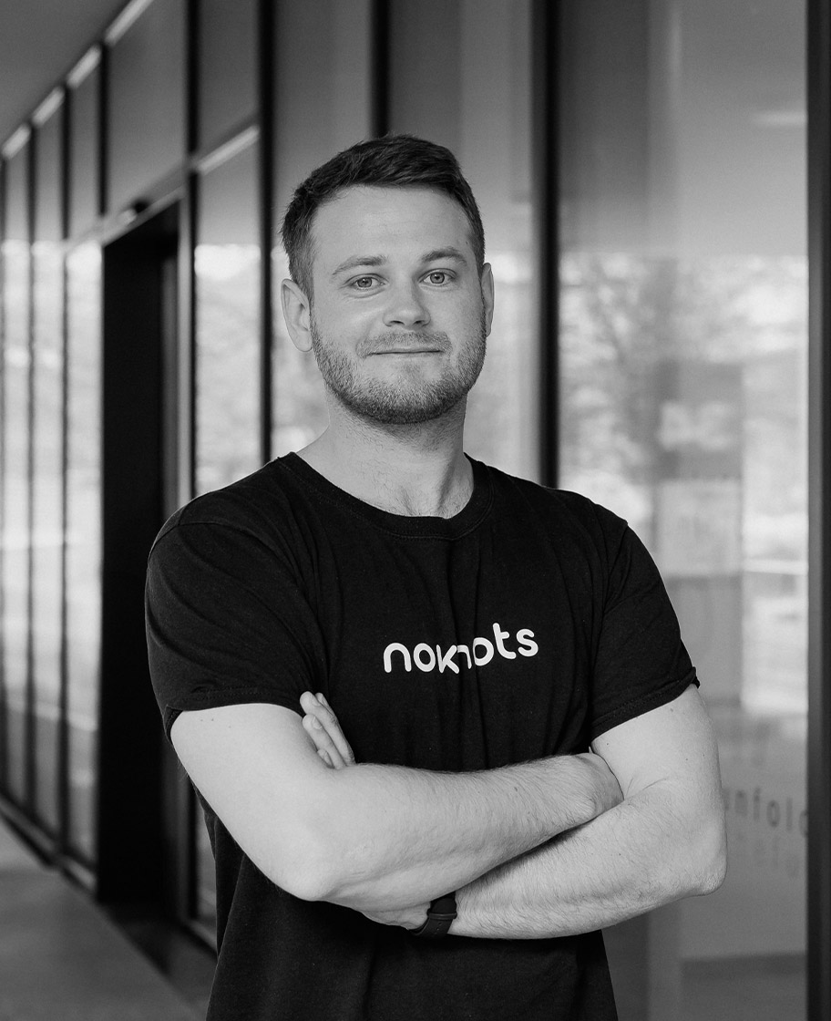 Christian Pittner, Gründer und Geschäftsführer von noknots – Experte für E-Commerce, Produktdatenmanagement und KI-basierte Compliance-Lösungen.
