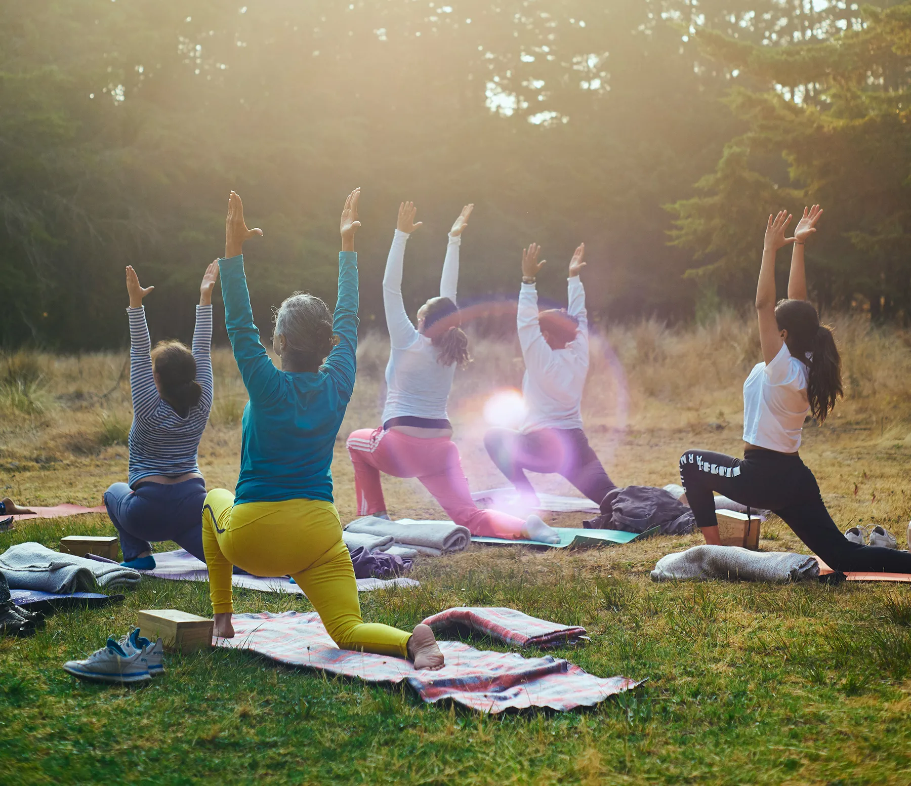 Cours de Yoga en entreprise et en camping au Pays Basque.
