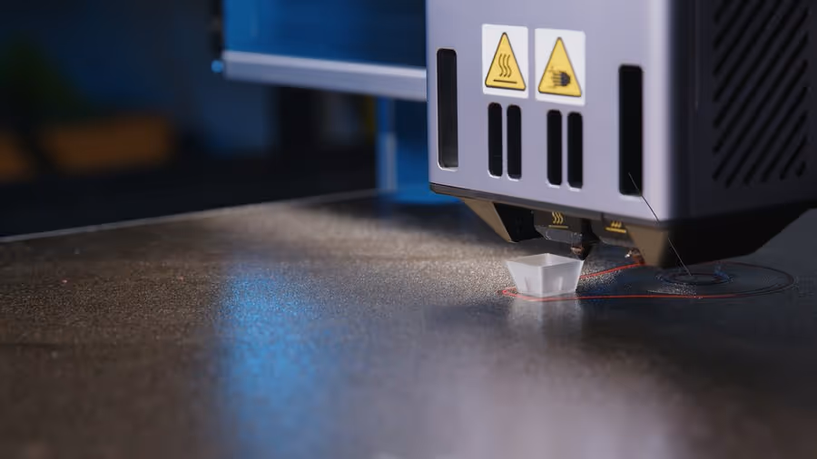 3D Printer producing a small 3D printed component