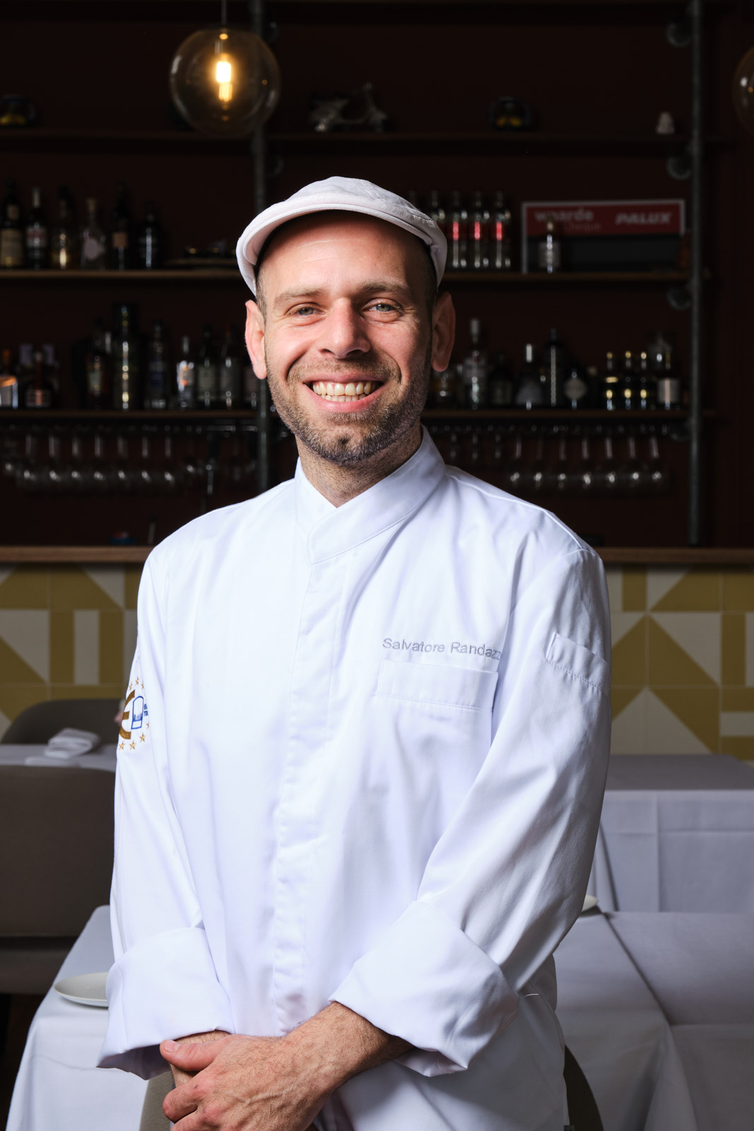 portretfoto van Italiaanse Chef glimlachend